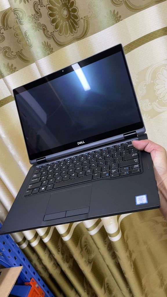 DELL LATITUDE 7390 2 in 1- i7 8650/ 16GB/ 512GB 13.3 FHD xoay cảm ứng