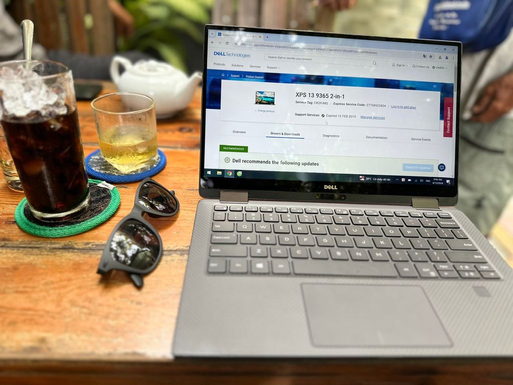 DELL XPS 13 9365 2 IN 1- i7 7Y75 | Ram 16Gb| Nvme 256Gb| Màn 13.3 FHD cảm ứng xoay 360