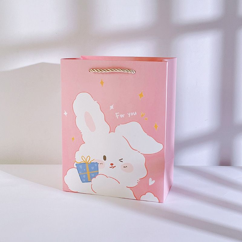Túi giấy đựng quà ngang dây dù size trung 24.5 X 19.5 X 9.5 CM họa tiết mèo và thỏ cực xinh Q573