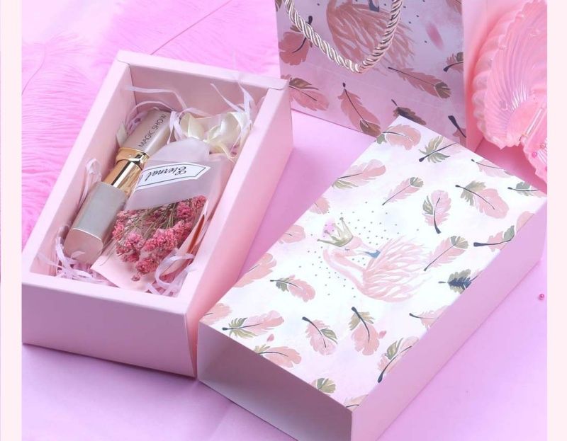 Xé lẻ Túi giấy quai xách hoặc Hộp dùng đựng đồ quà tặng trang sức, son môi, mỹ phẩm, nước hoa. hình hồng hạc, kỳ lân