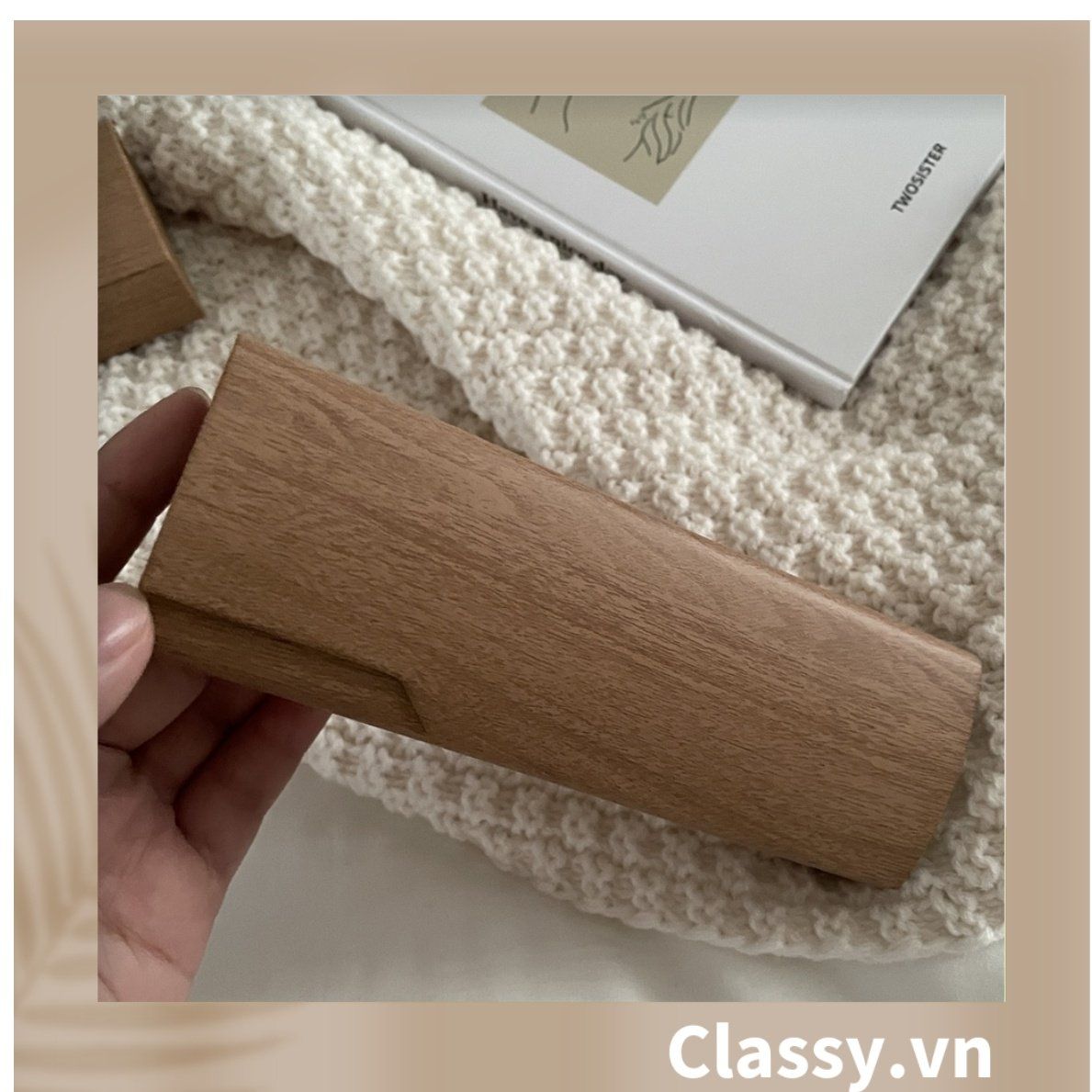 Hộp mắt kính vuông cao cấp màu vân gỗ, chống sốc, chống trầy xướt PK1257