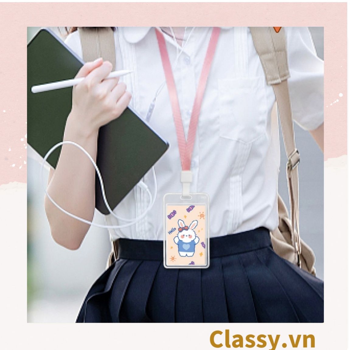 Classy Thẻ đeo bảng tên dọc, nhựa trong suốt cao cấp, dây đeo màu pastel PK1403