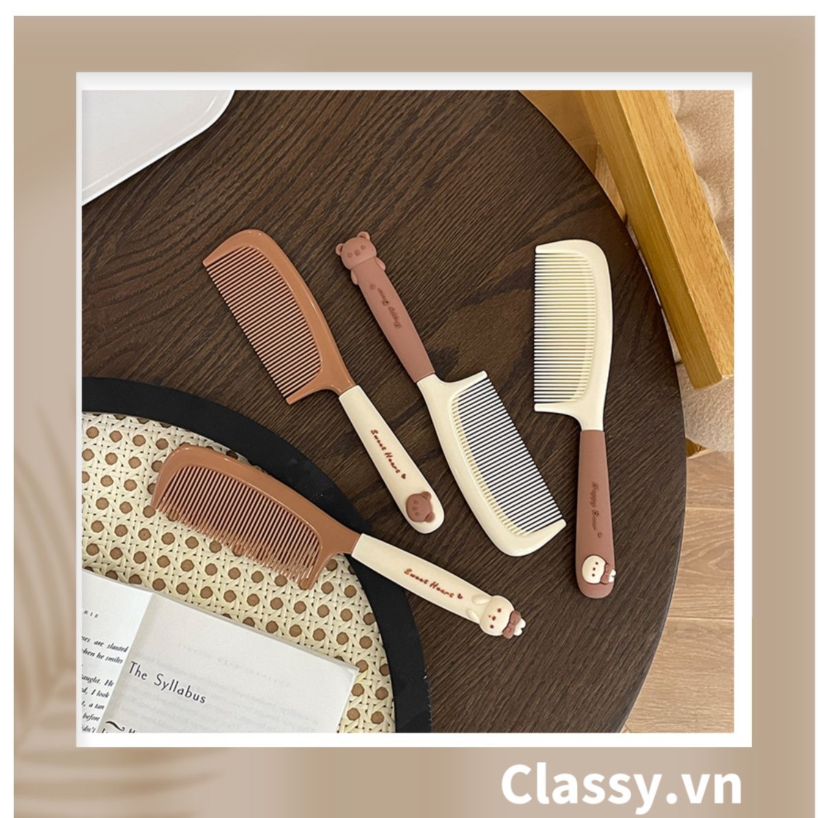Classy Lược cầm tay mini 2 màu, nhỏ gọn tiện lợi PK1563