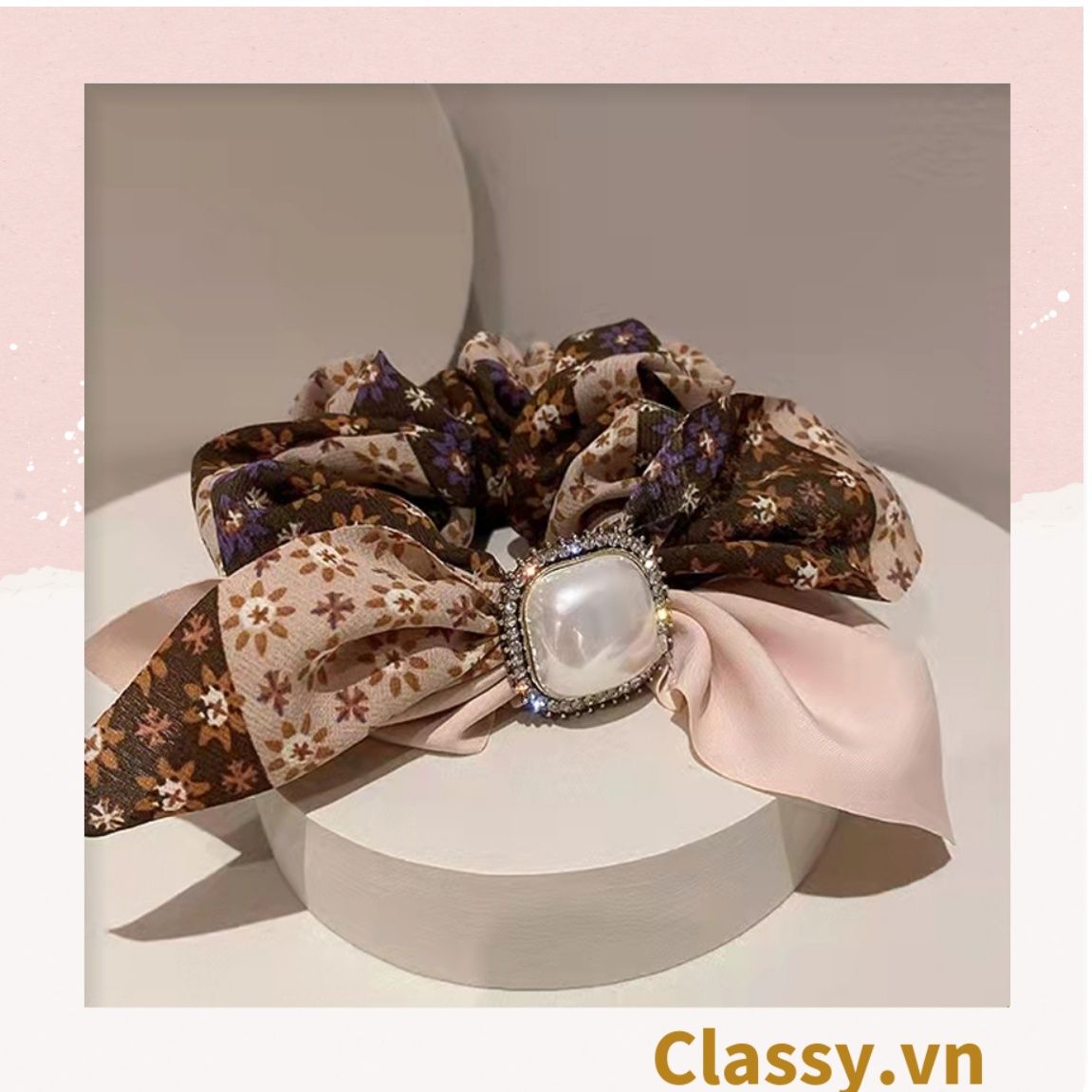 PK773 Scrunchies buộc tóc nhiều tông be, đính hạt; style hoàng gia nhiều lớp sang chảnh