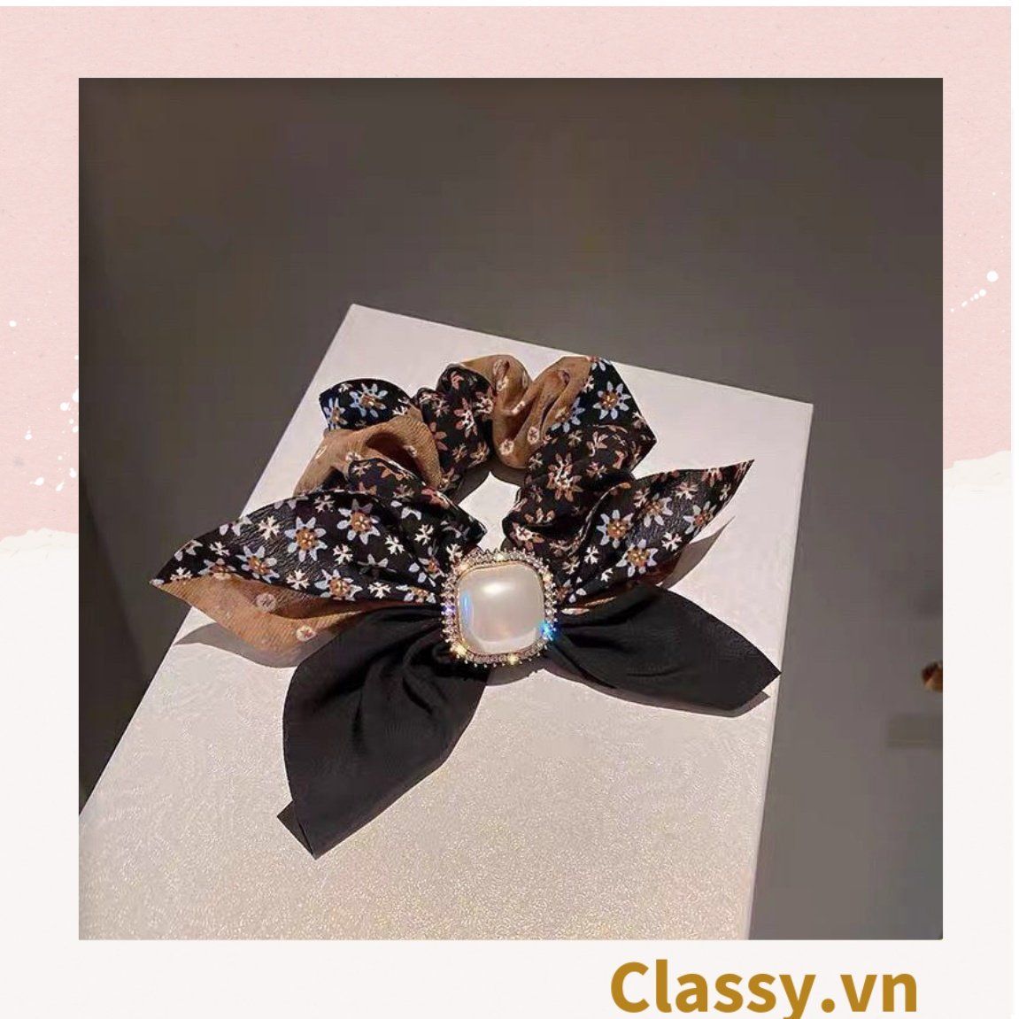 PK773 Scrunchies buộc tóc nhiều tông be, đính hạt; style hoàng gia nhiều lớp sang chảnh