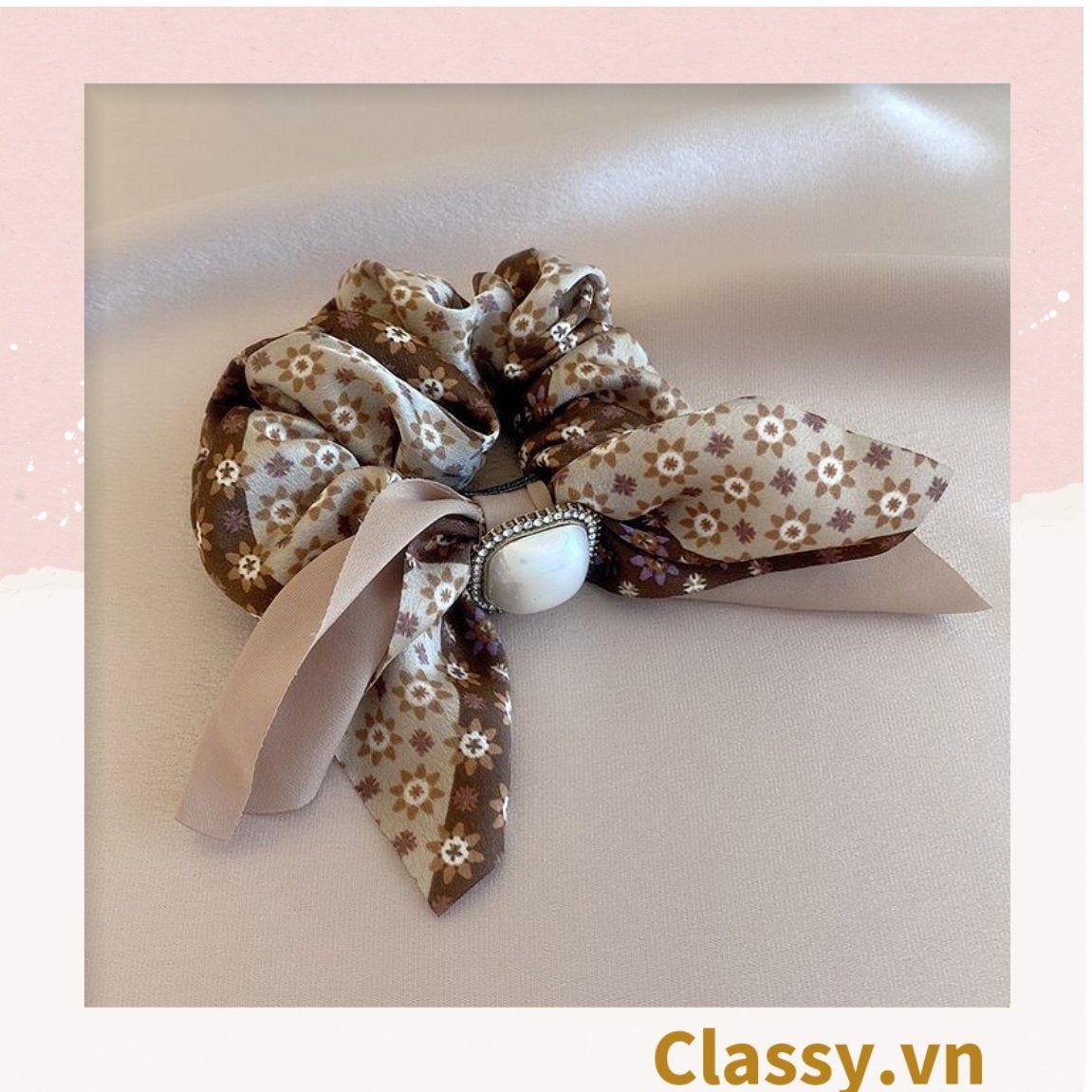 PK773 Scrunchies buộc tóc nhiều tông be, đính hạt; style hoàng gia nhiều lớp sang chảnh