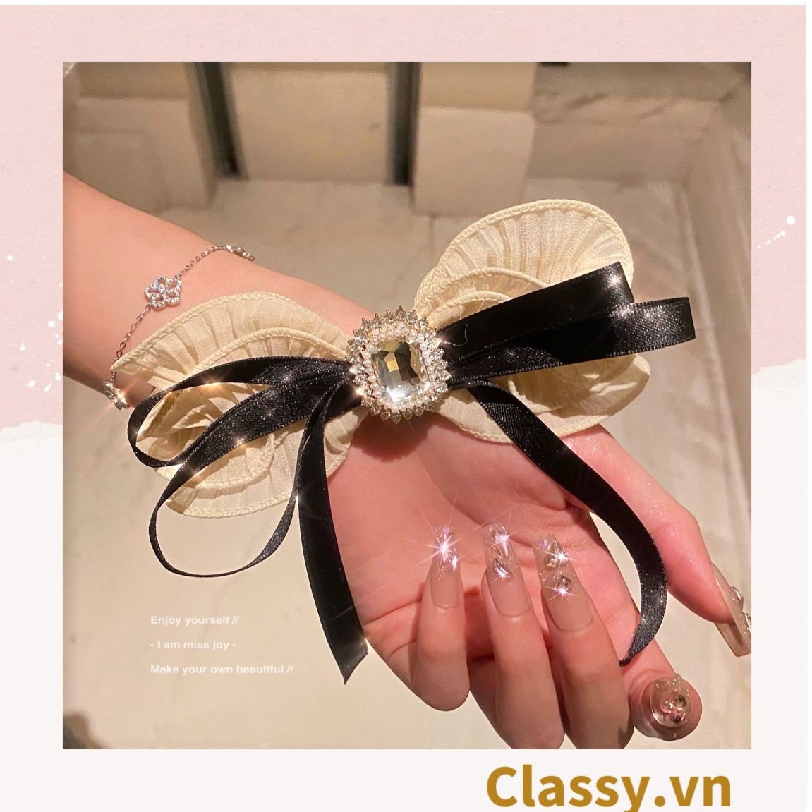 PK774 Bộ sưu tập hoàng gia - Scrunchies, kẹp tóc, nơ buộc tóc tông be, gắn ruy băng và đính đá nhiều lớp sang chảnh