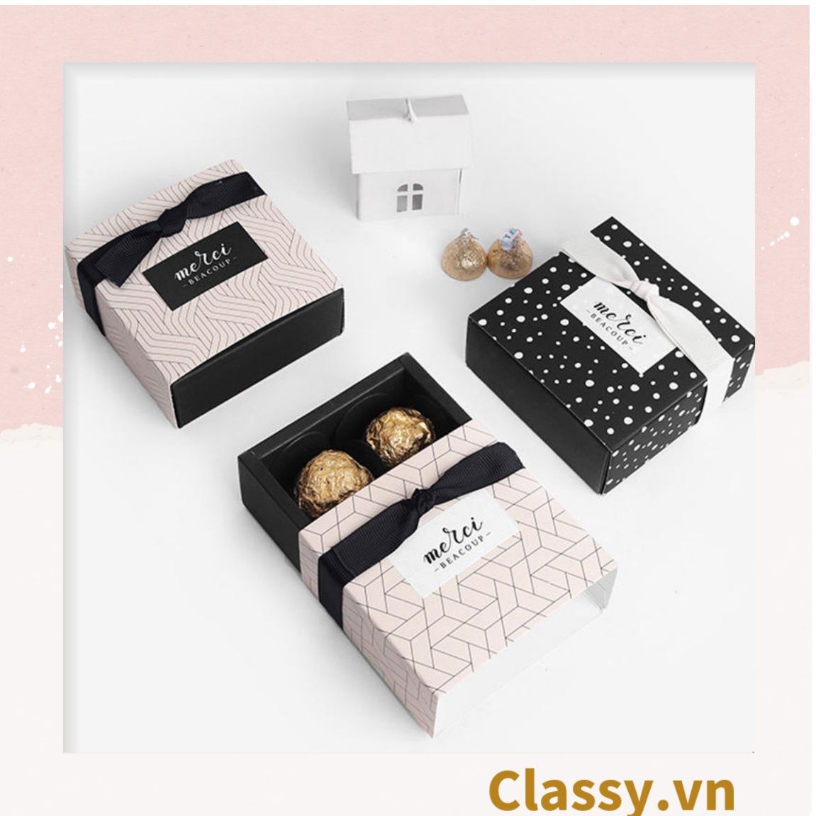 Hộp đựng quà hình vuông tự gấp dạng ngăn kéo; in chữ Merci làm quà tặng Q562