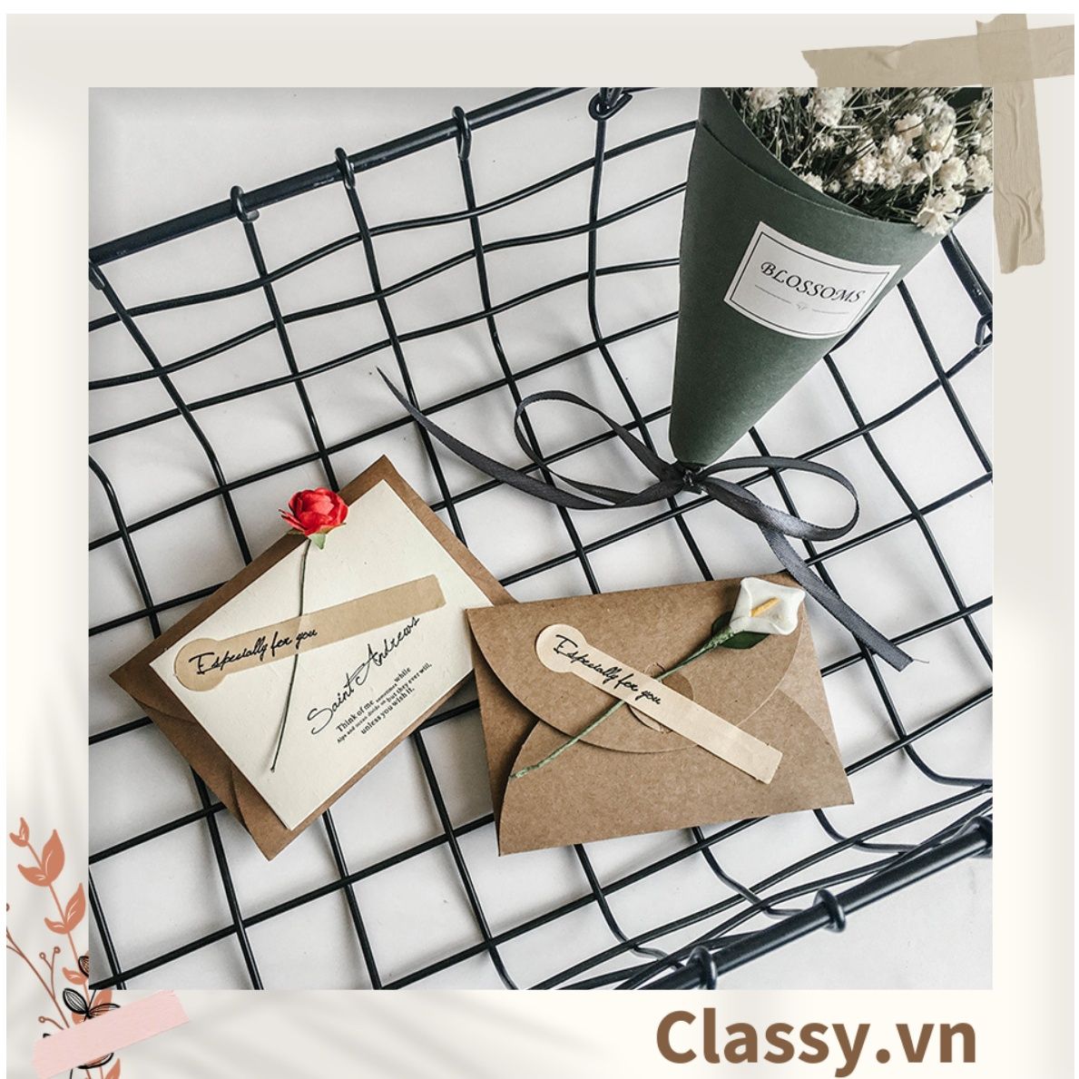 Thiệp Cổ điển Vintage gắn hoa khô kèm phong bì giấy kraft và nhãn dán sticker Q626