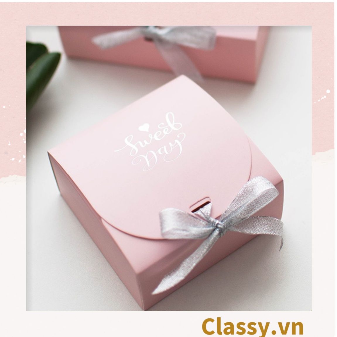 Hộp giấy đựng bánh tráng miệng, bánh kẹo, quà tặng thắt dây ruy băng tự gấp Q628