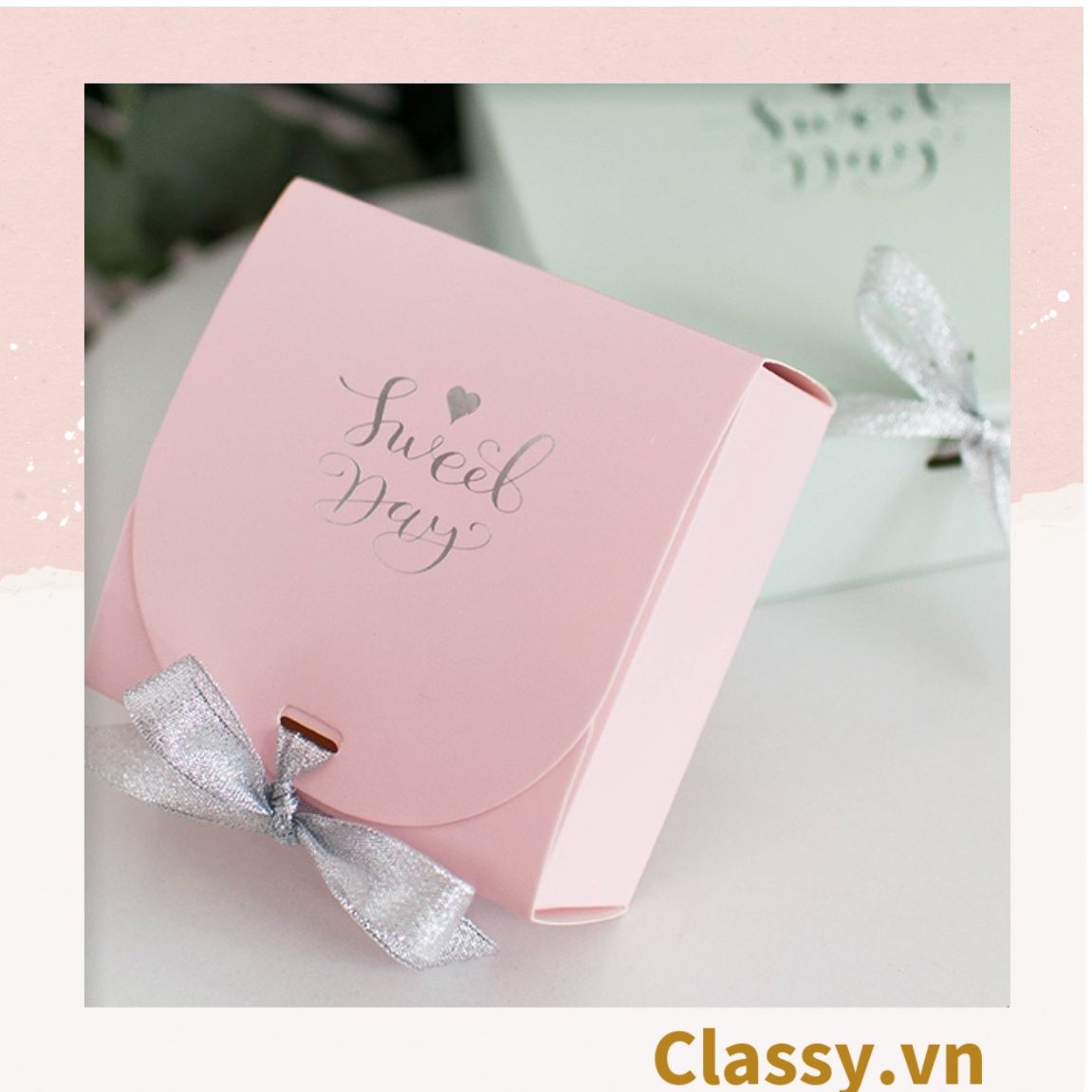 Hộp giấy đựng bánh tráng miệng, bánh kẹo, quà tặng thắt dây ruy băng tự gấp Q628