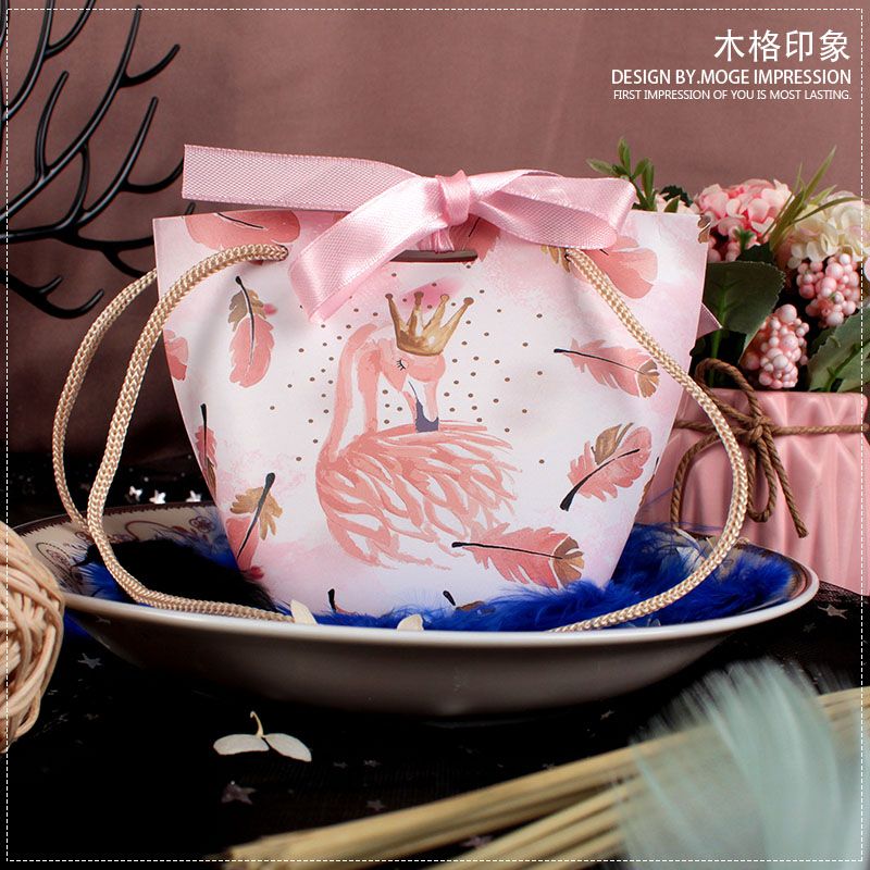 Túi giấy đựng quà thắt nơ in hình dễ thương 14 X 7 X 10 CM đựng son, trang sức, quà tặng đám cưới, lễ tết Q301