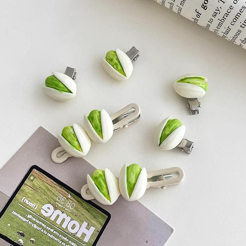 Kẹp tóc dạng clip mỏ vịt, họa tiết minh họa hình hạt dẻ cười PK935