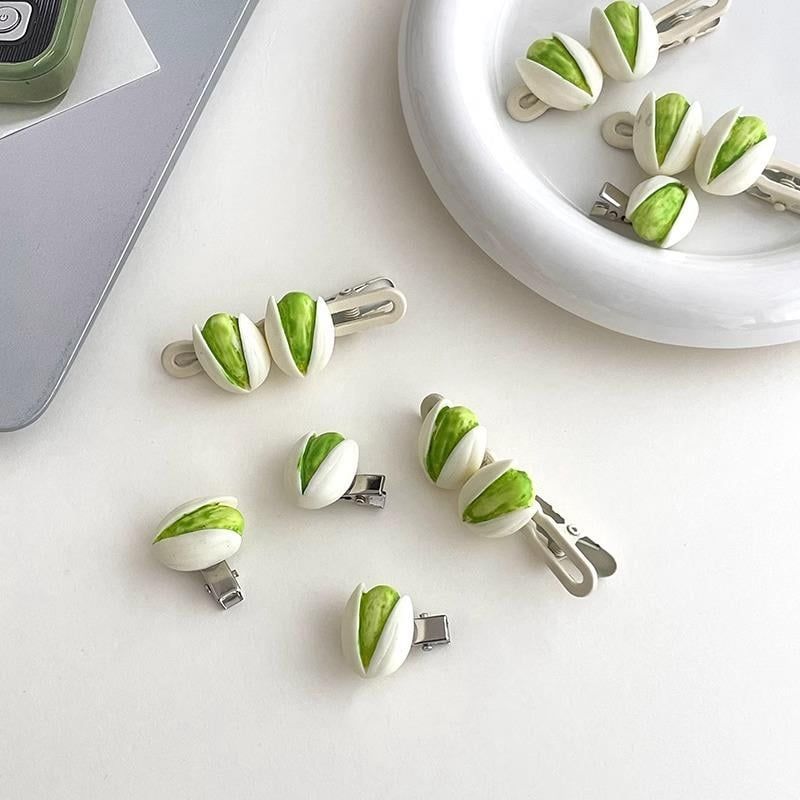 Kẹp tóc dạng clip mỏ vịt, họa tiết minh họa hình hạt dẻ cười PK935