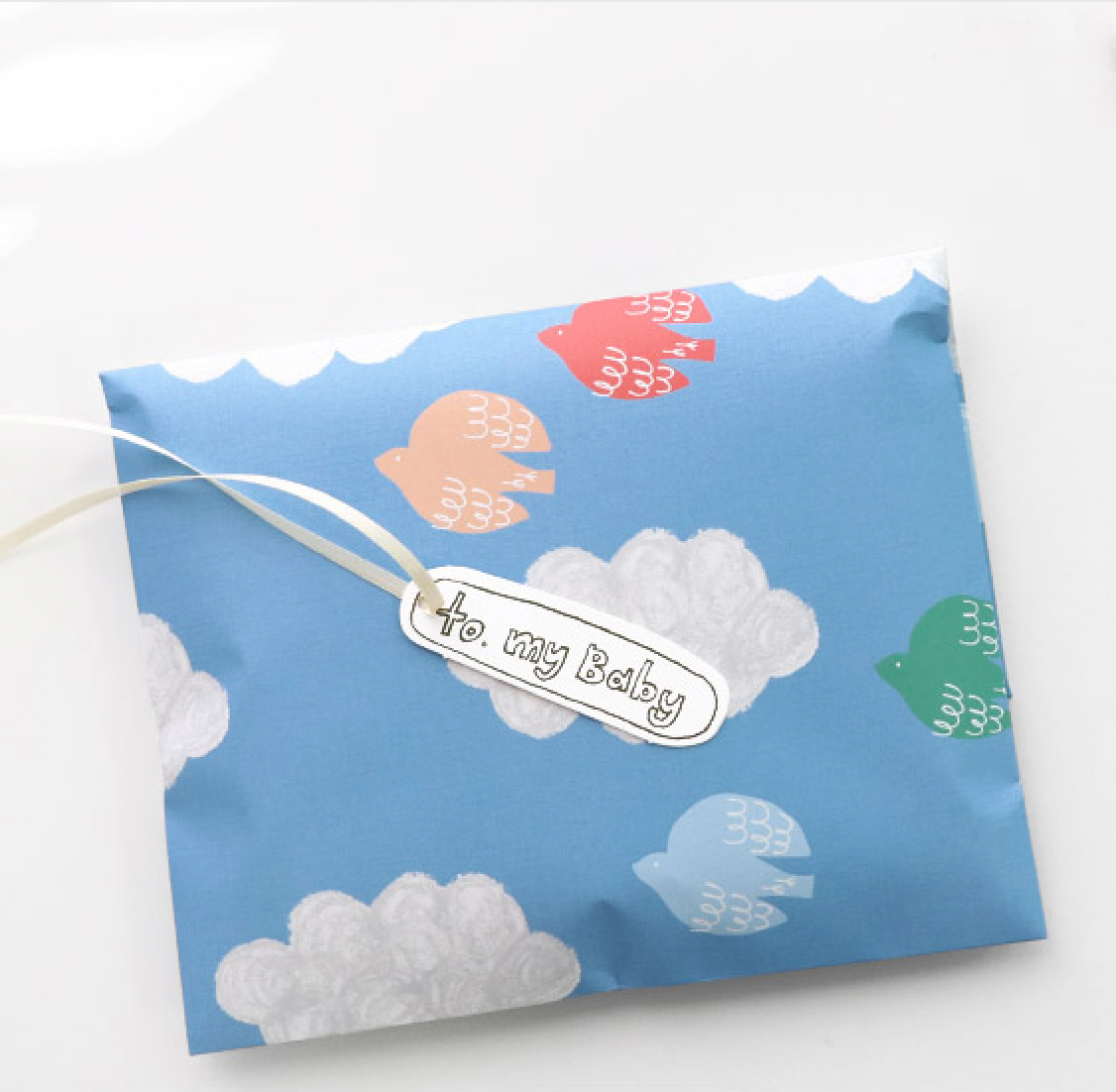 01 thẻ tag & 01 kim băng đi kèm túi quà, hộp quà trang trí cho món quà thêm sinh động Q10001