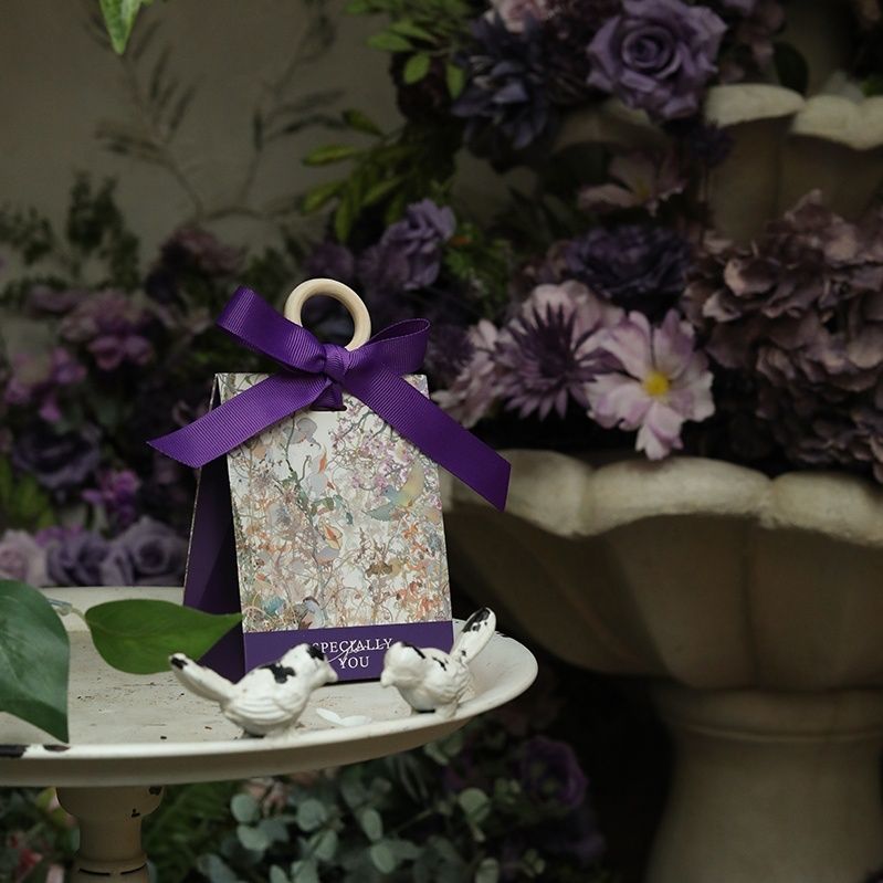  Hộp giấy đựng quà tặng họa tiết hoa vintage có gắn quai cầm gỗ hoặc da Q1839 