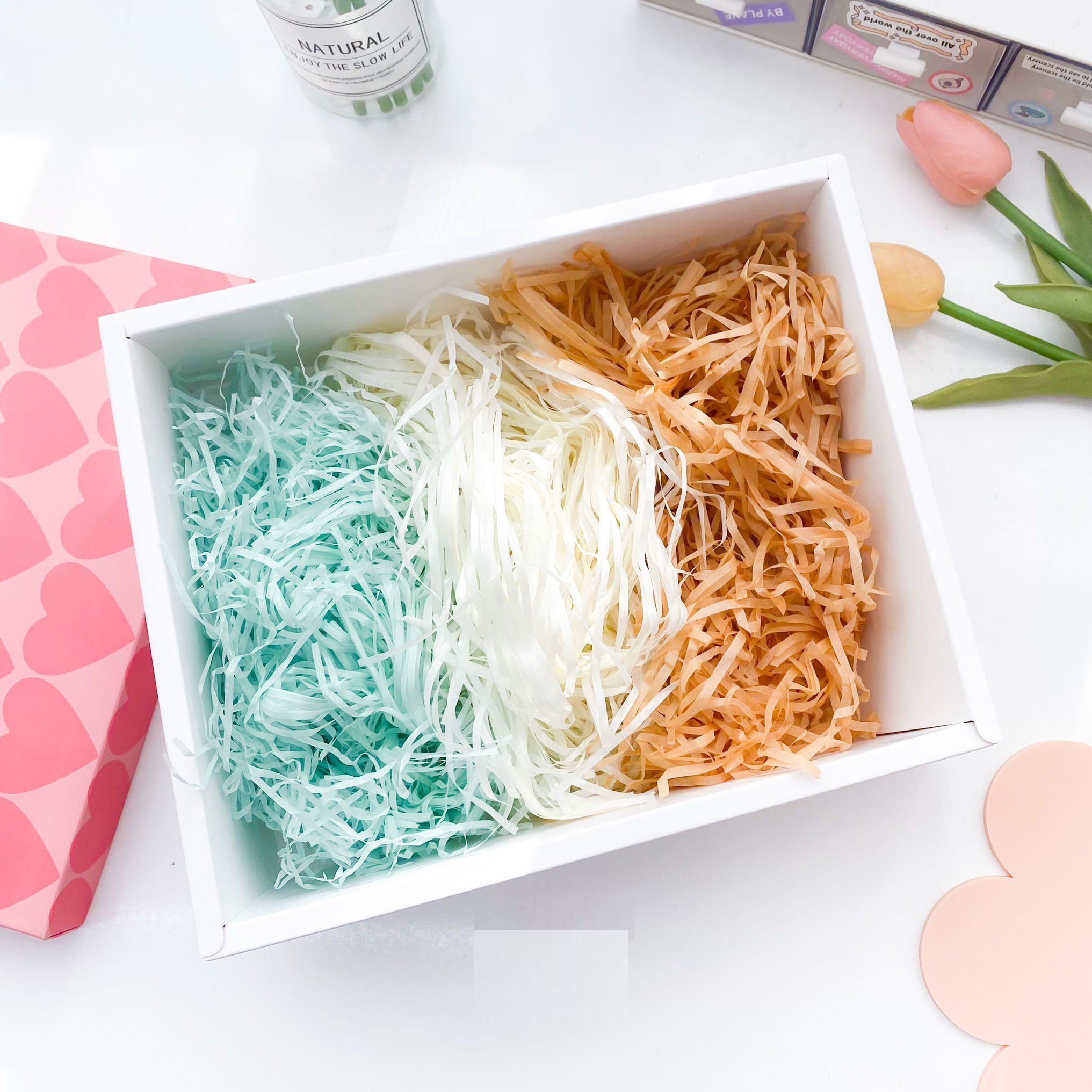 Giấy trang trí hộp quà, lót chống shock trong hộp quà tặng dạng sợi raffia nhiều màu