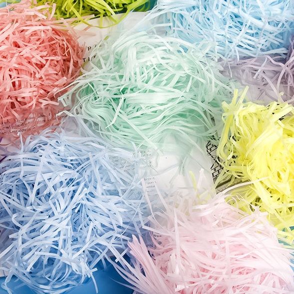 Giấy trang trí hộp quà, lót chống shock trong hộp quà tặng dạng sợi raffia nhiều màu
