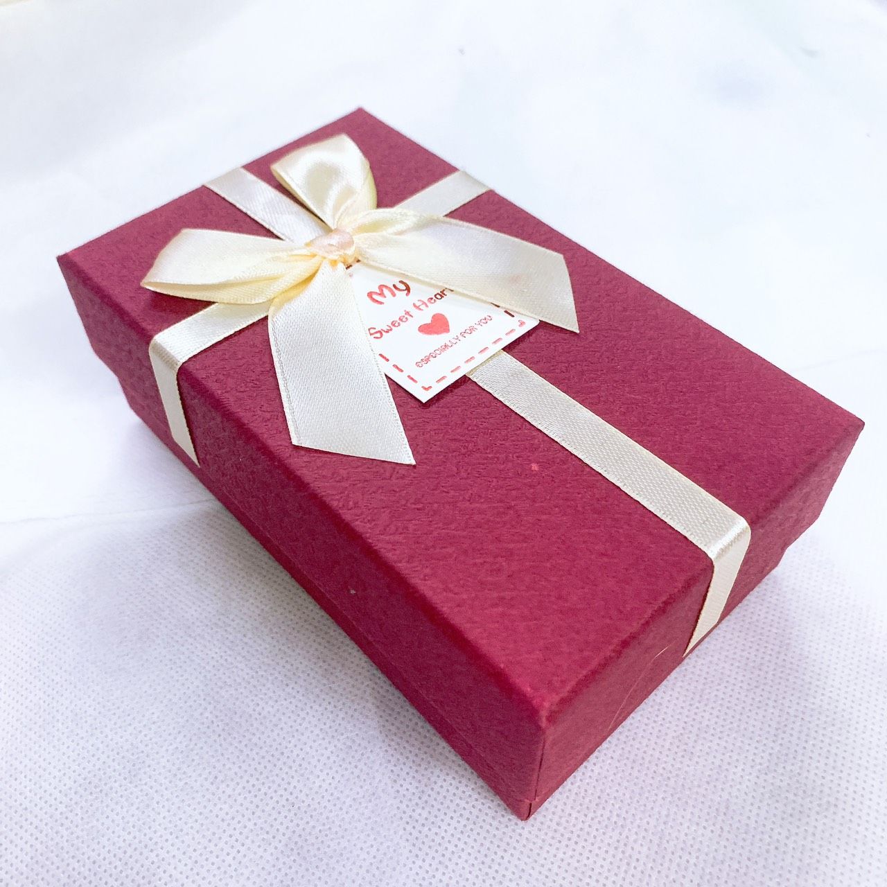 Hộp đựng quà tặng gắn nơ và tag chúc mừng, đựng son môi, nước hoa, sô cô la, trang sức