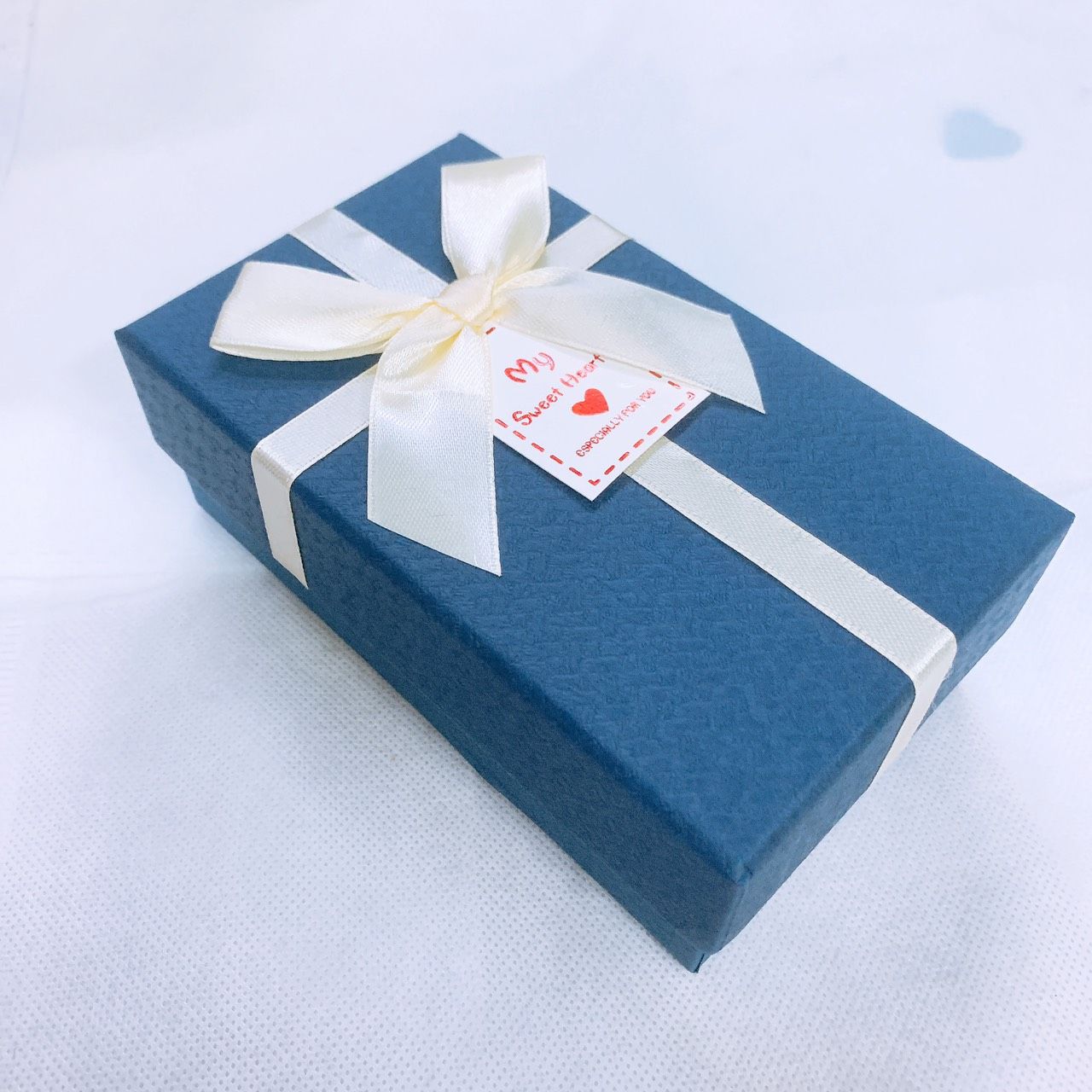 Hộp đựng quà tặng gắn nơ và tag chúc mừng, đựng son môi, nước hoa, sô cô la, trang sức