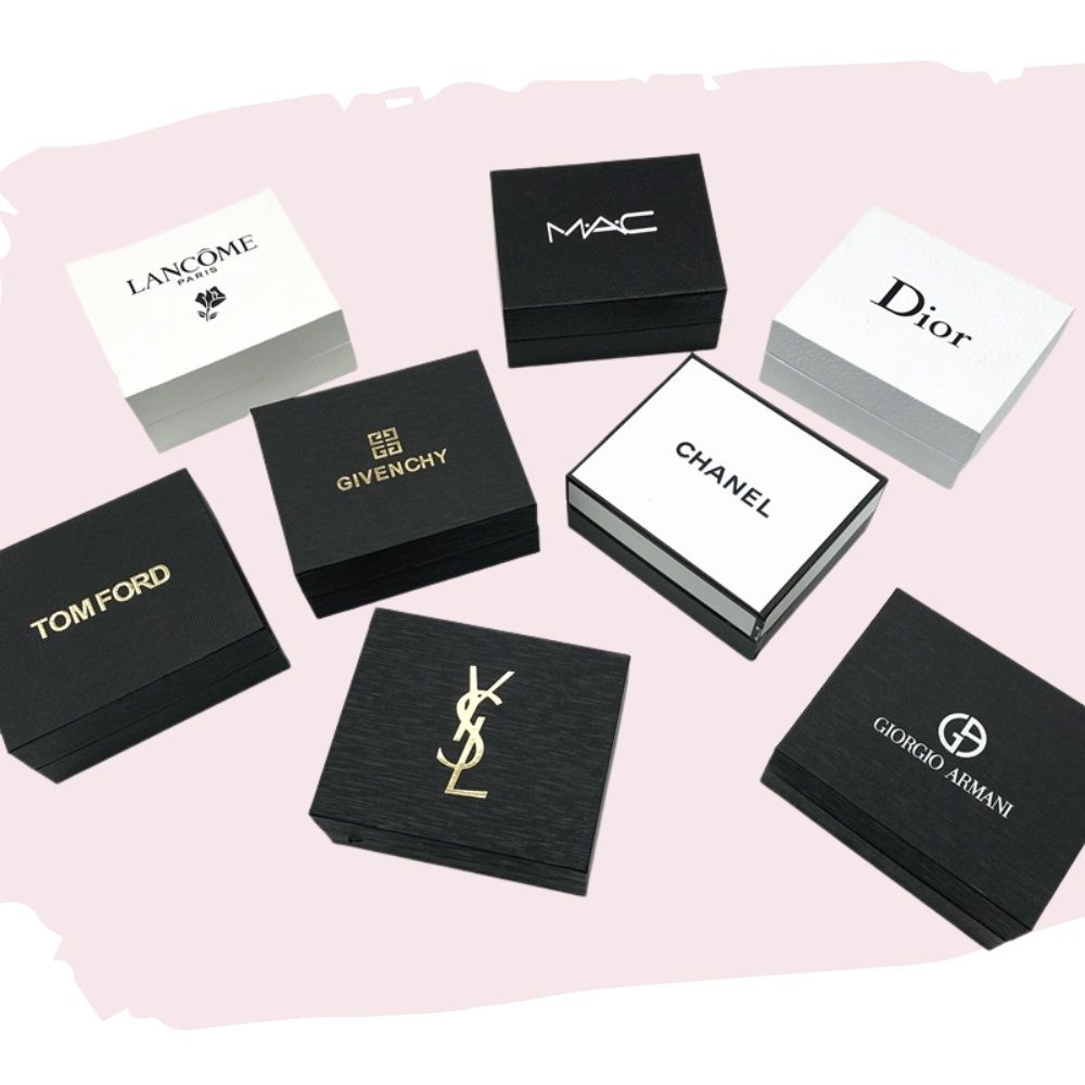 (KÈM RUY BĂNG, GIẤY LÓT) Hộp quà màu trắng đựng son môi/nước hoa in chữ DIOR, CHANEL,YSL, HERMES
