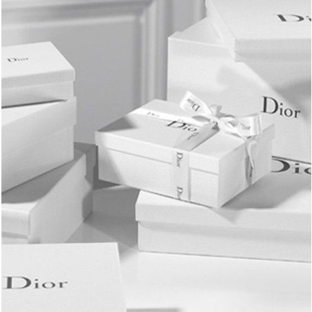  (KÈM RUY BĂNG, GIẤY LÓT) Hộp quà màu trắng đựng son môi/nước hoa in chữ DIOR, CHANEL,YSL, HERMES 