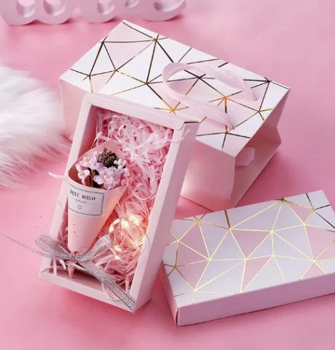 Xé lẻ Túi giấy quai xách hoặc Hộp dùng đựng đồ quà tặng trang sức, son môi, mỹ phẩm, nước hoa. hình hồng hạc, kỳ lân