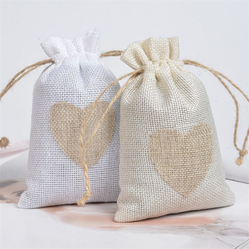 úi dây rút bằng vải lanh kích thước 10x14CM mặt trước in trái tim T1355