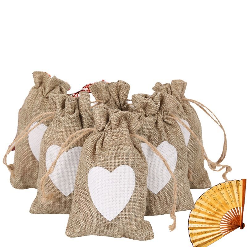 úi dây rút bằng vải lanh kích thước 10x14CM mặt trước in trái tim T1355