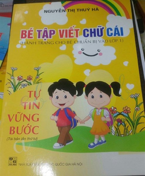 Bé tập viết chữ cái - Nxb Dh QGHN