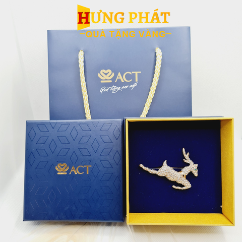 Cài áo hươu chạy