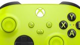  Tay cầm chơi game Microsoft Xbox One series X/S - Electric Volt 