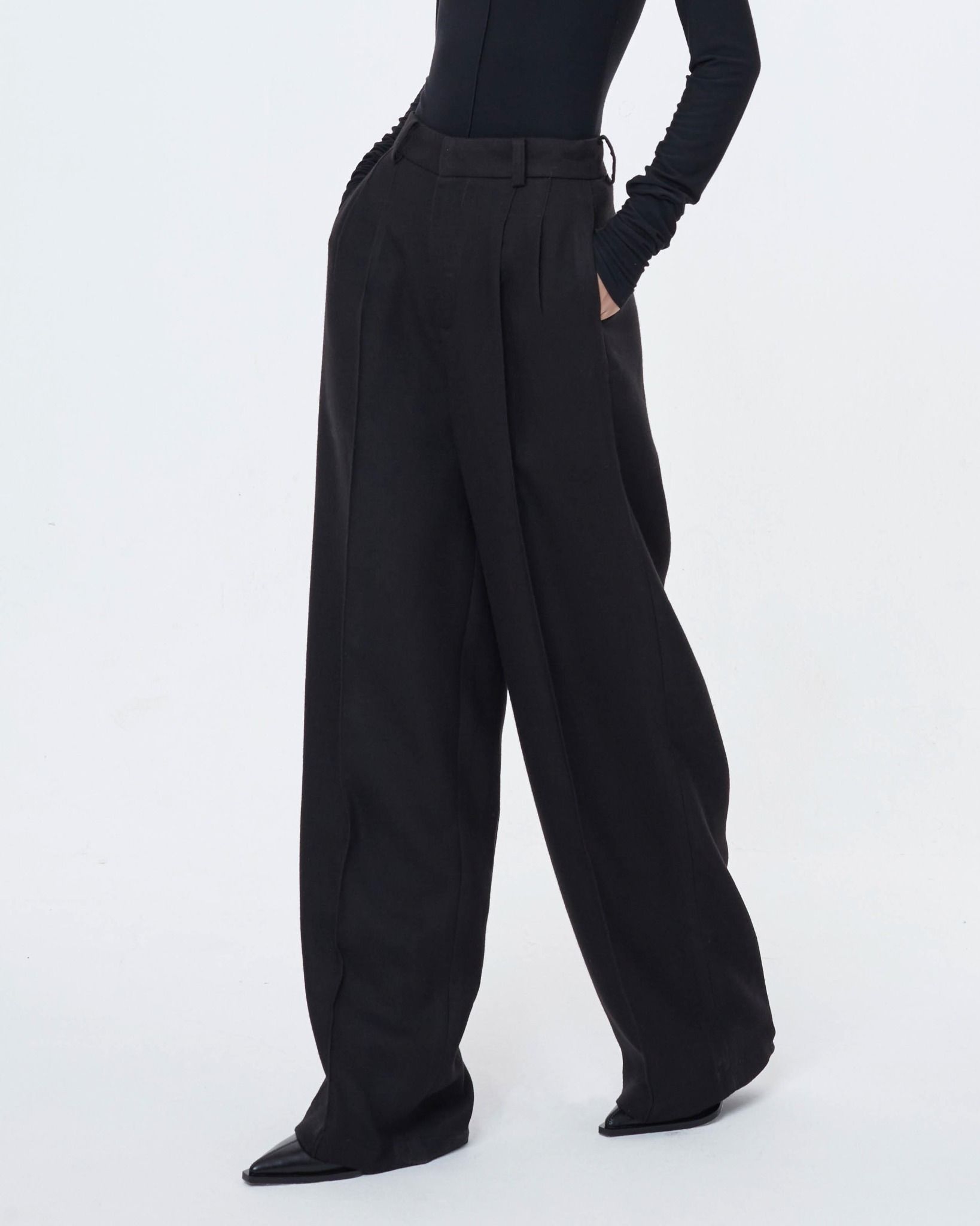  23 BLACK COCOON TROUSER 