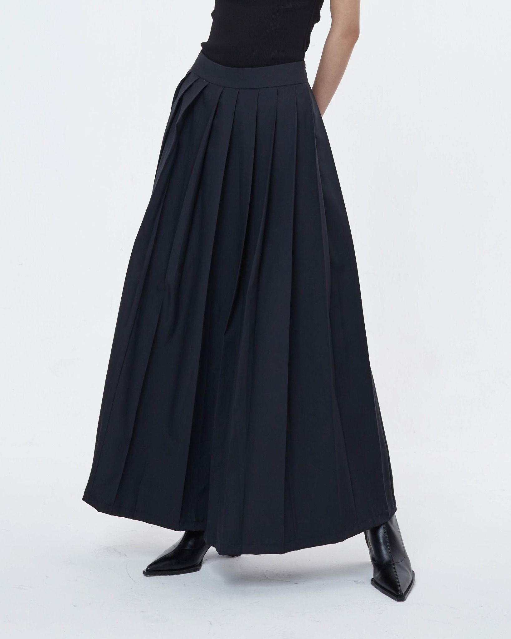  23 PLEATED SKIRT 