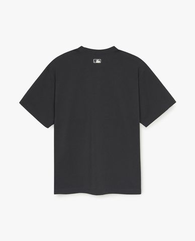 MLB - Áo thun unisex Varsity Vintage Graphic Overfit