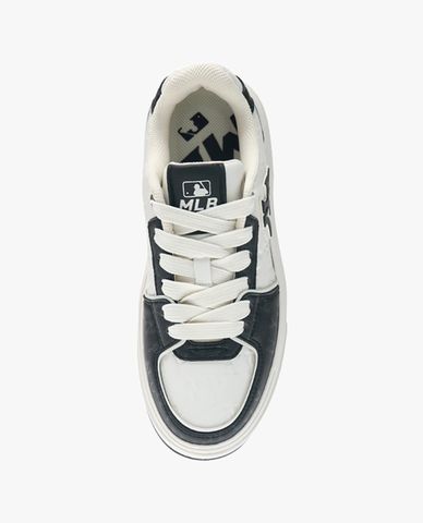 MLB - Giày sneakers unisex cổ thấp Chunky Liner Embo Monogram