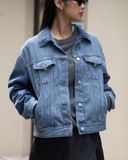  Áo khoác denim unisex  dáng rộng 