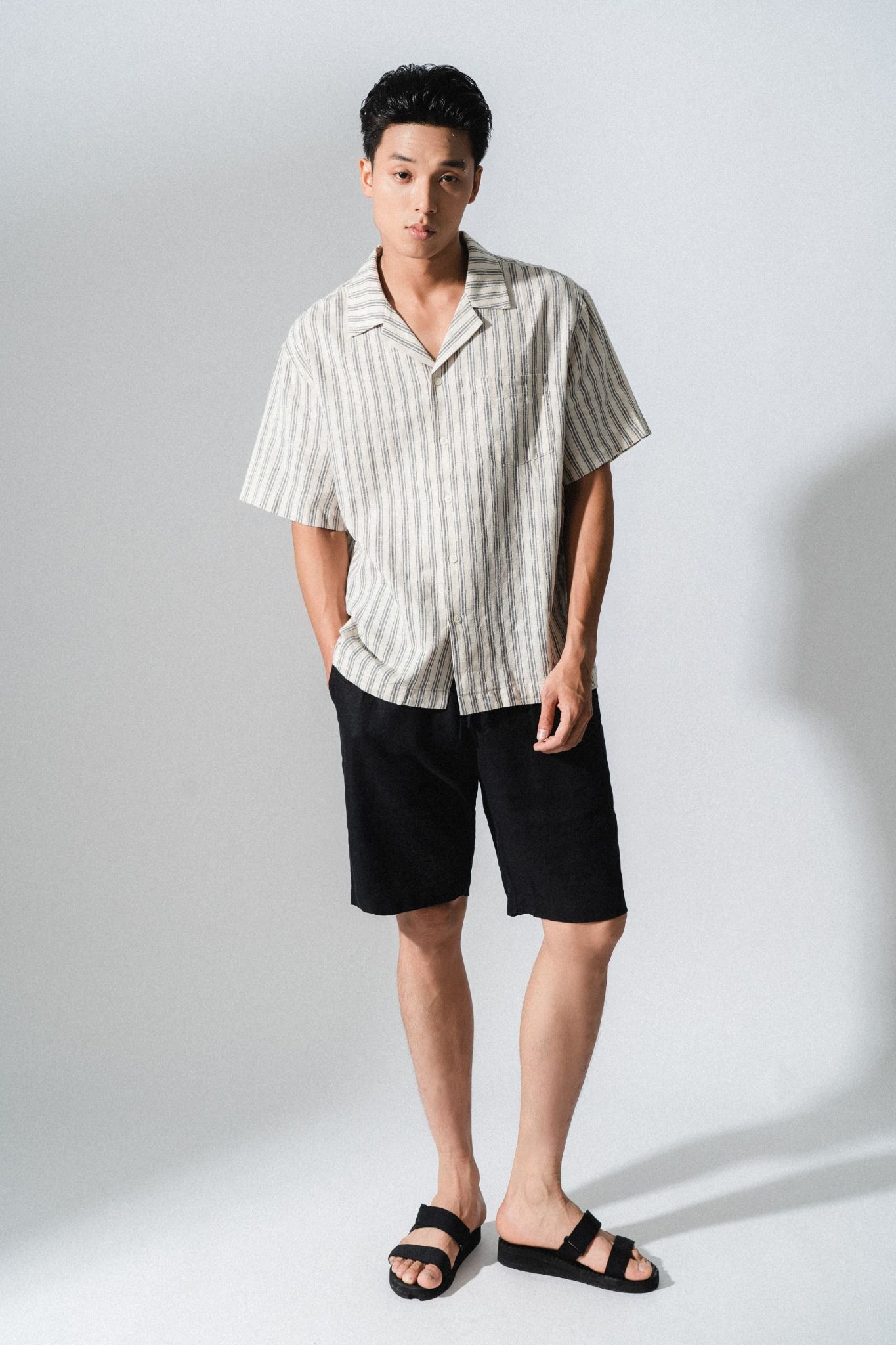  Quần shorts nam vải linen 