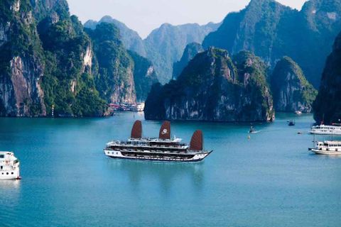 TOUR 2N1Đ DU THUYỀN 5 SAO M’GLORIA CRUISE CAO CẤP TRÊN VỊNH LAN HẠ