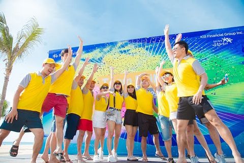 Kịch Bản Team Building: We Are Family