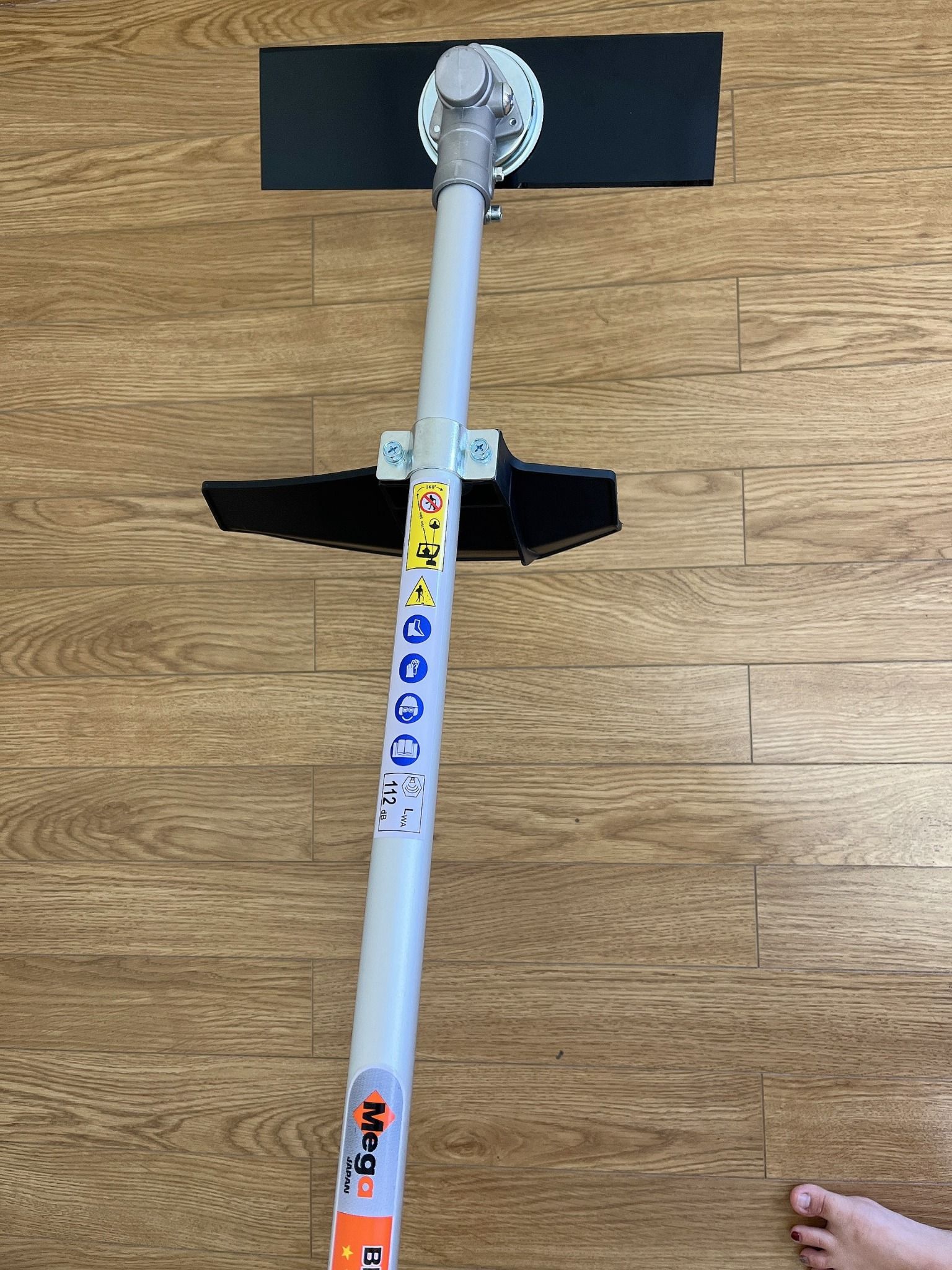 Máy cắt Cỏ Mega 330