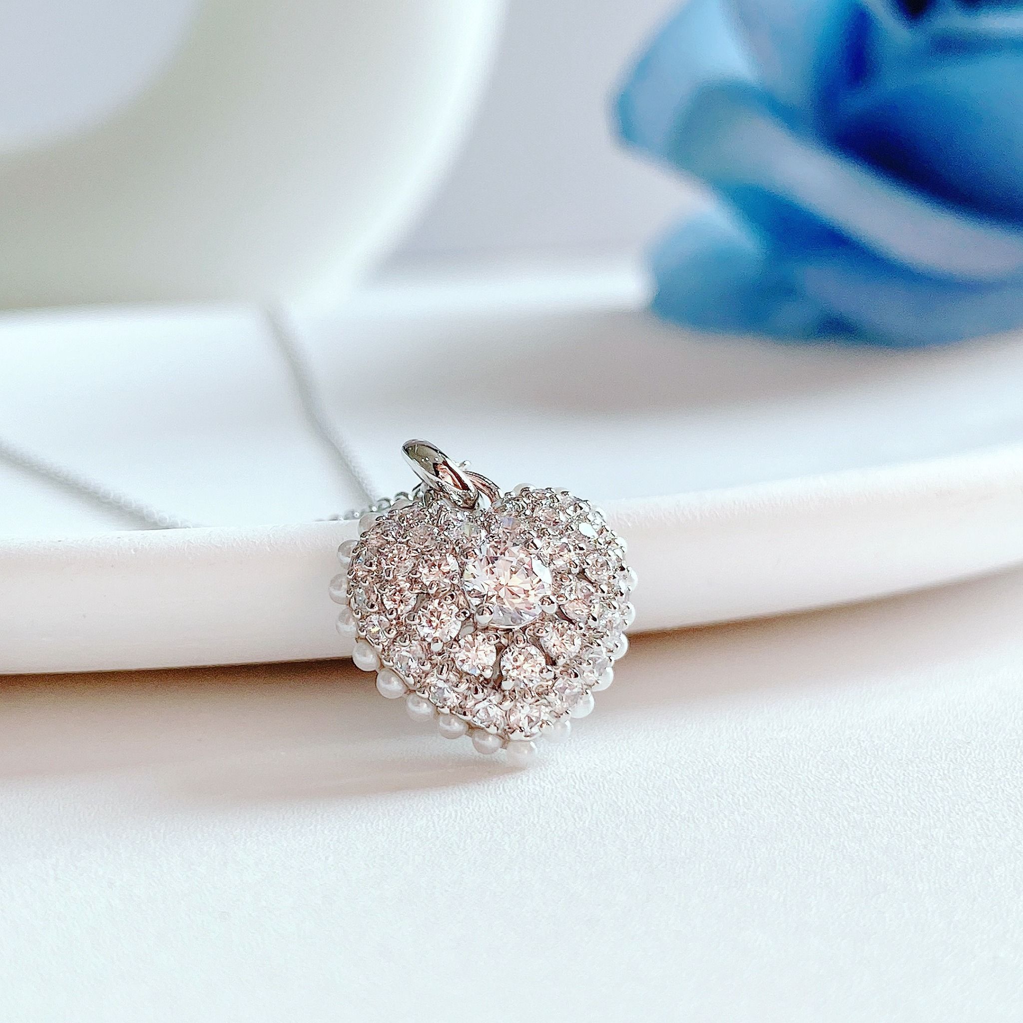 Hyperbola pendant Heart, White, Rhodium plated
