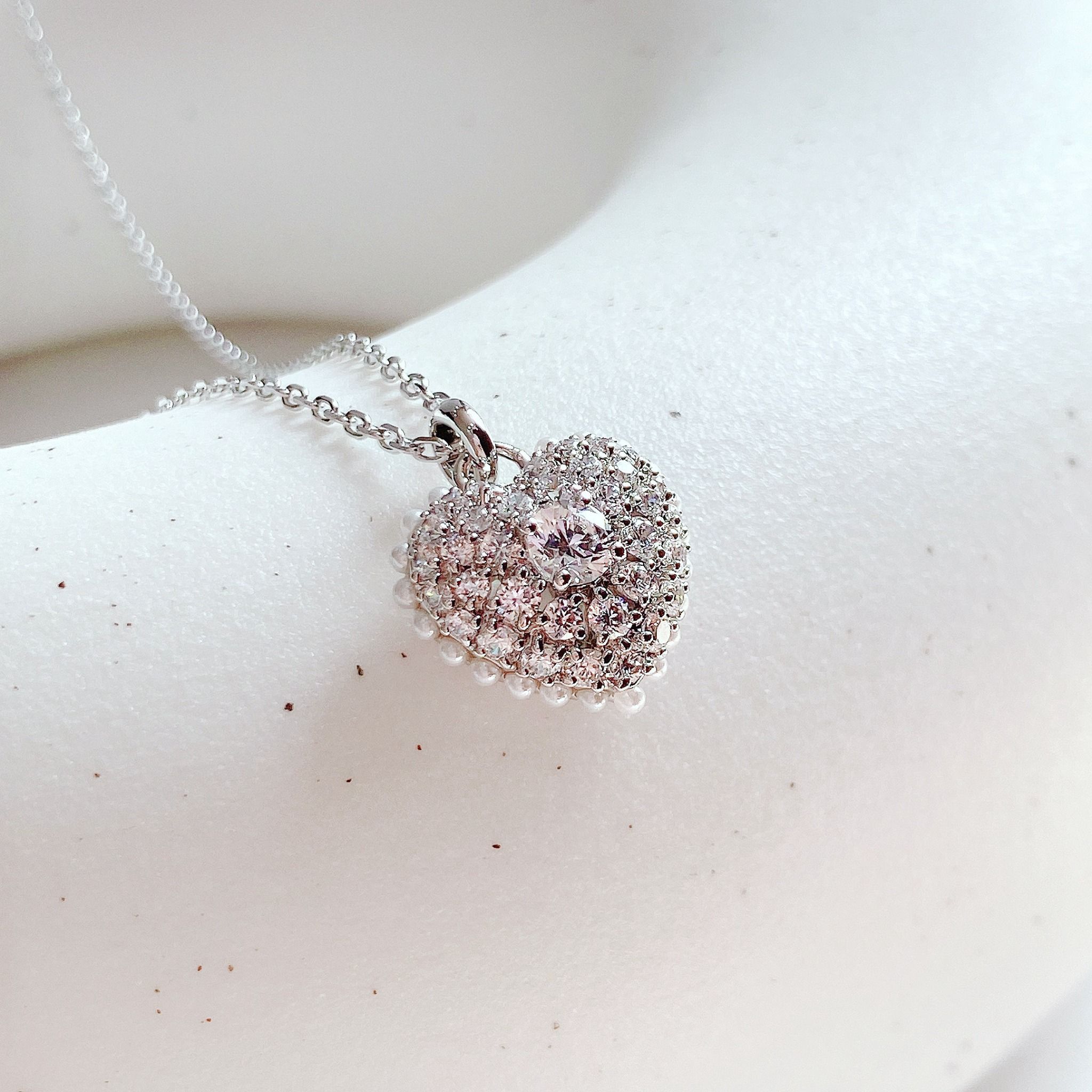 Hyperbola pendant Heart, White, Rhodium plated