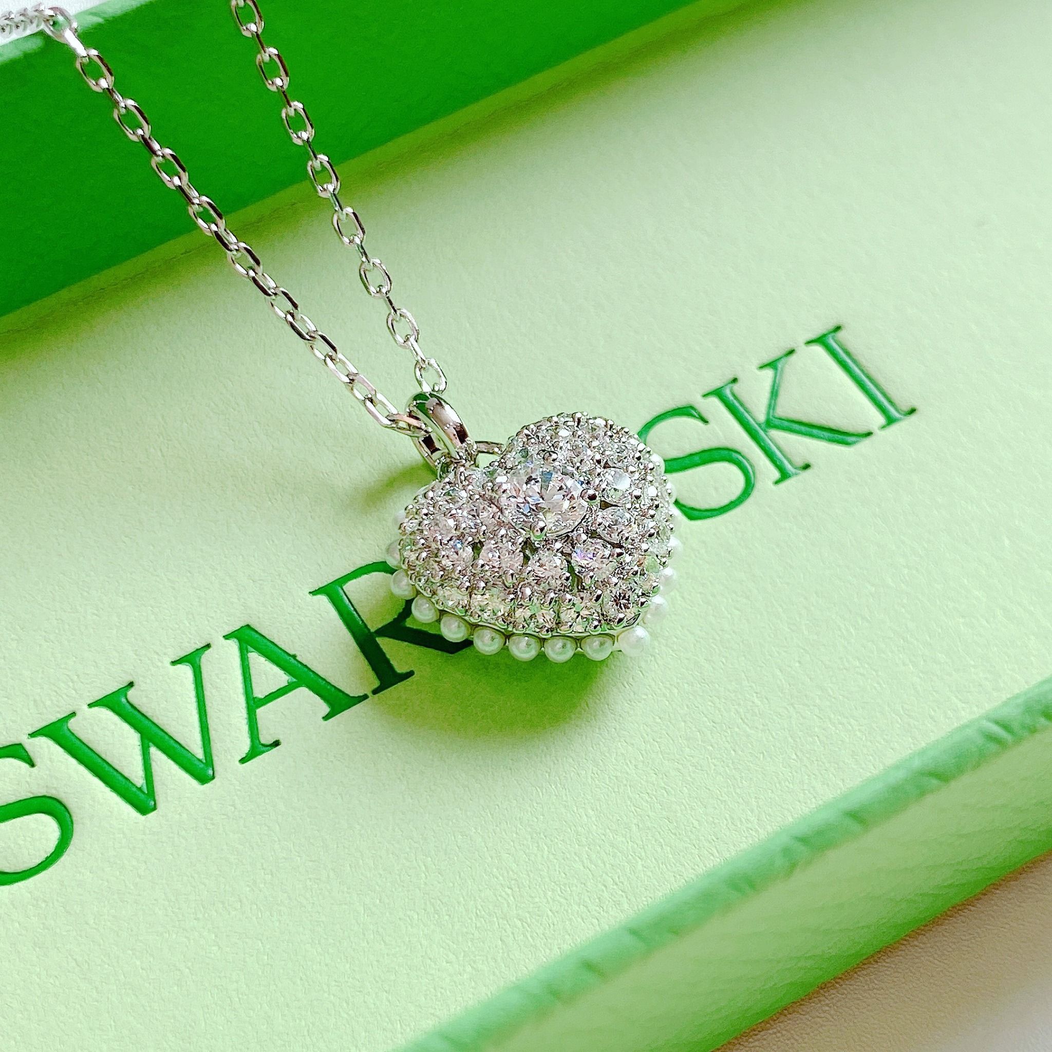 Hyperbola pendant Heart, White, Rhodium plated