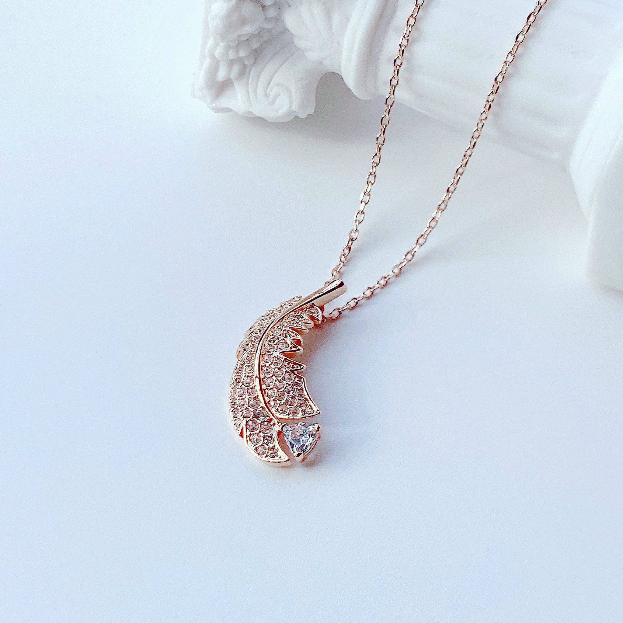 Nice pendant Feather, White, Rose gold-tone plated