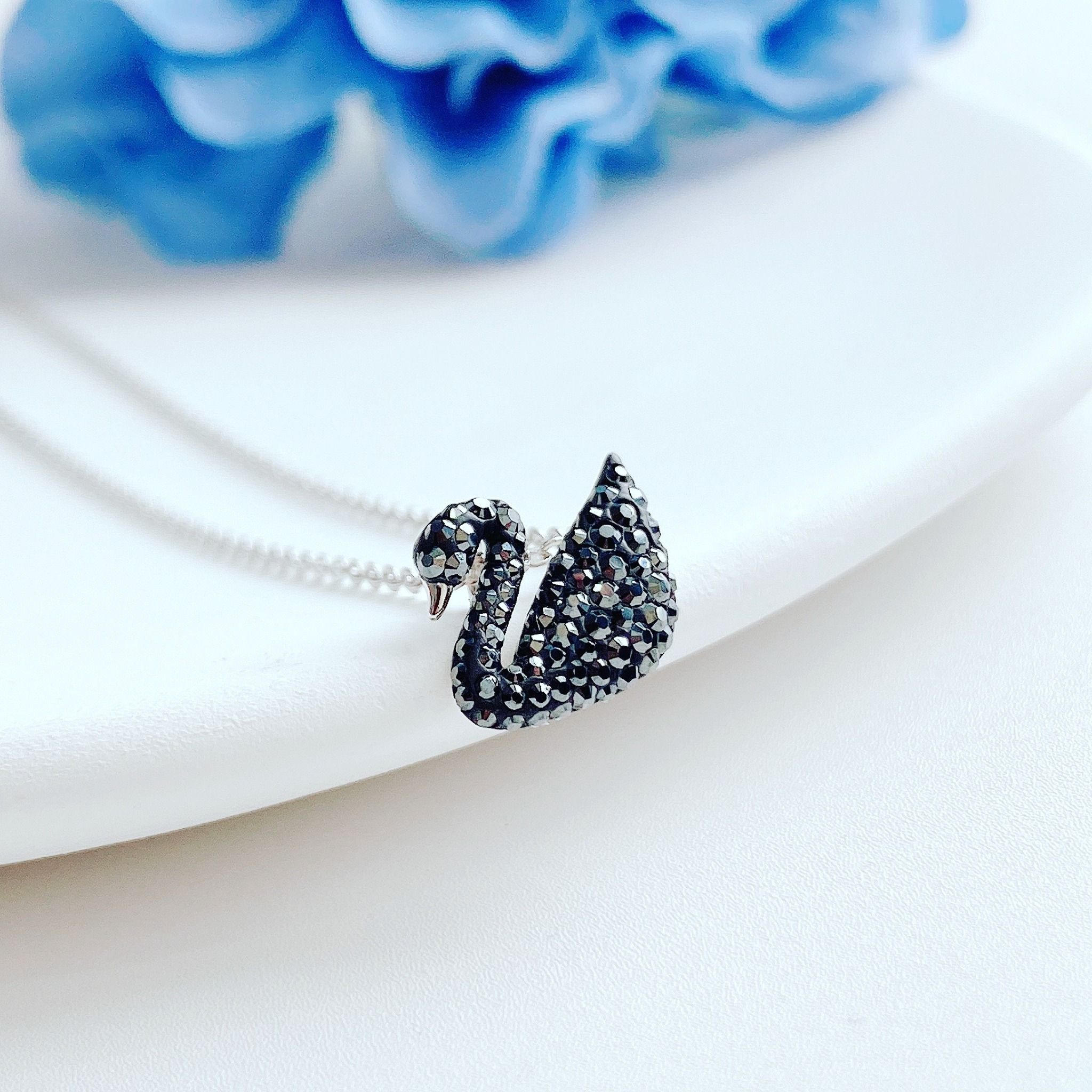 Thiên nga đen Swarovski dây bạc - Swarovski Iconic Swan pendant, Black, Rhodium plated