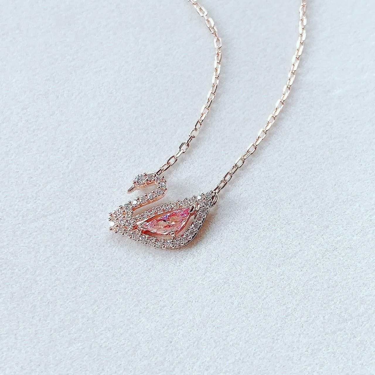 Dây chuyền thiên nga dazzling hồng Swarovski siêu hot - Swarovski Dazzling Swan necklace, Pink, Rose gold-tone plated