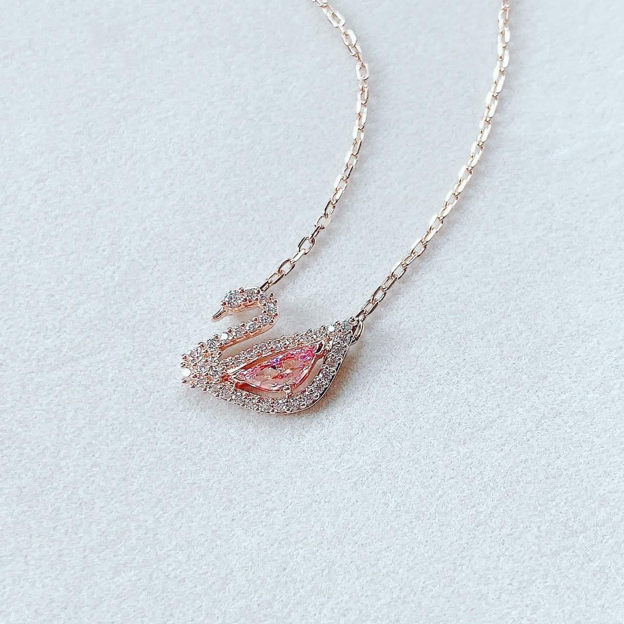  Dây chuyền thiên nga dazzling hồng Swarovski siêu hot - Swarovski Dazzling Swan necklace, Pink, Rose gold-tone plated 