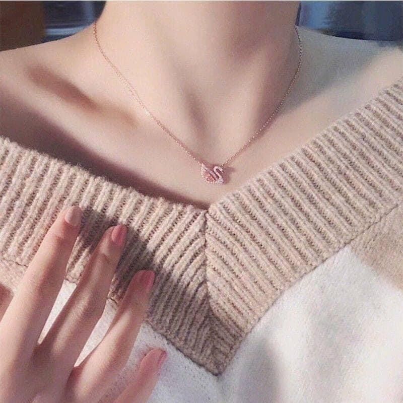 Dây chuyền thiên nga dazzling hồng Swarovski siêu hot - Swarovski Dazzling Swan necklace, Pink, Rose gold-tone plated