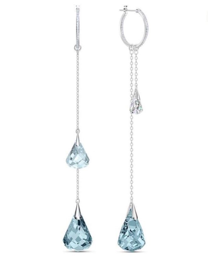 Khuyên tai Swarovski Spirit màu xanh đeo nhiều kiểu - Swarovski Spirit Hoop Pierced Earrings Aqua, Rhodium plated